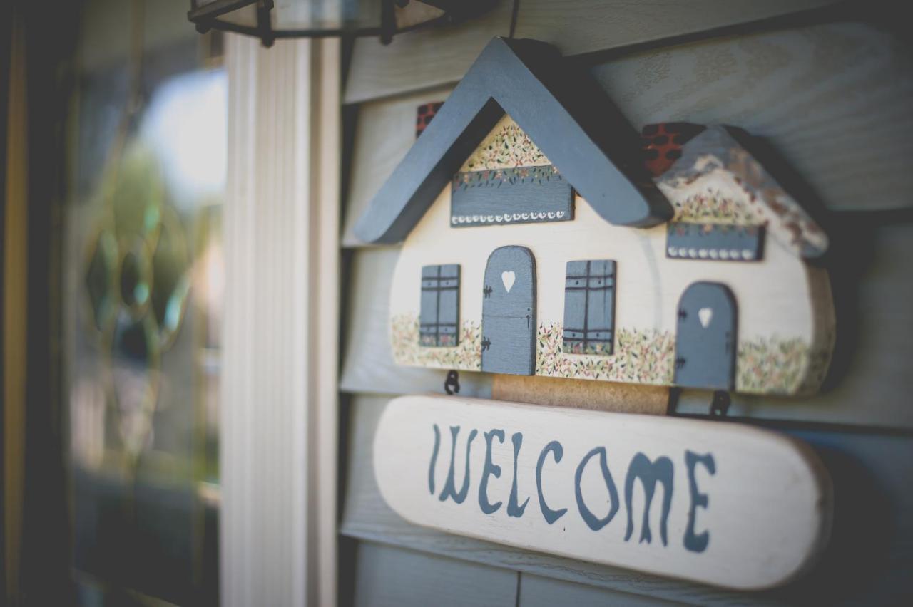 Lee'S Ocean Peek B & B Stratford Bagian luar foto