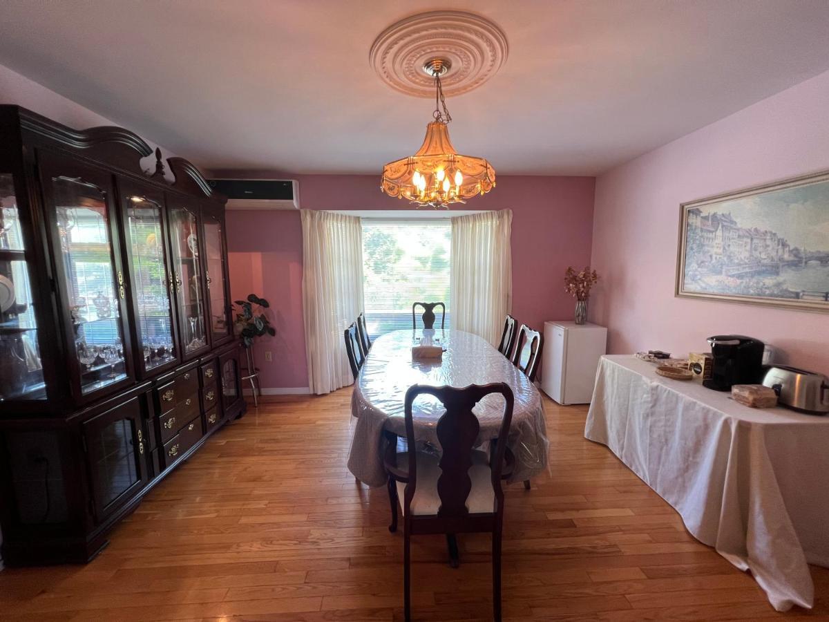 Lee'S Ocean Peek B & B Stratford Bagian luar foto