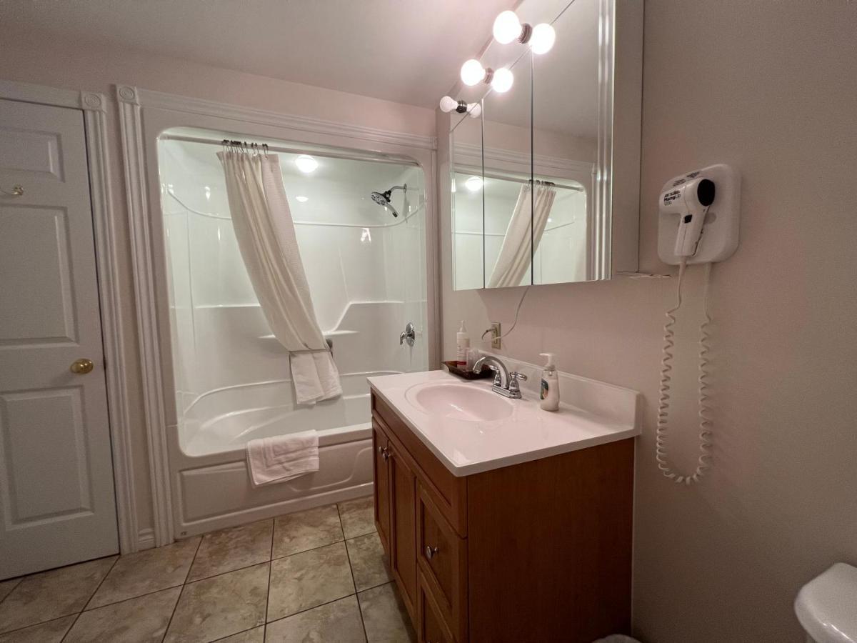 Lee'S Ocean Peek B & B Stratford Bagian luar foto