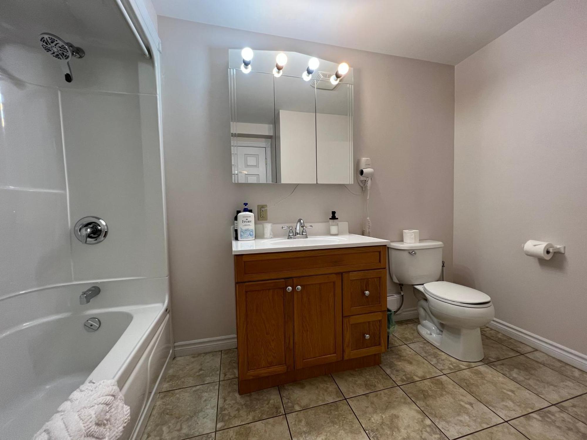 Lee'S Ocean Peek B & B Stratford Bagian luar foto