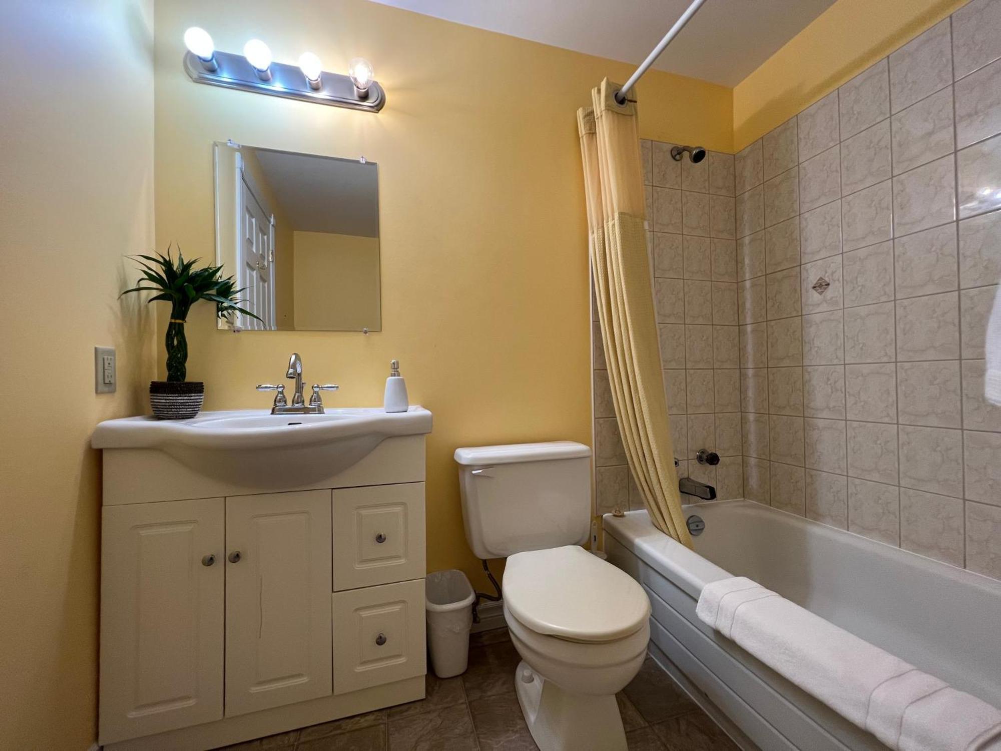 Lee'S Ocean Peek B & B Stratford Bagian luar foto