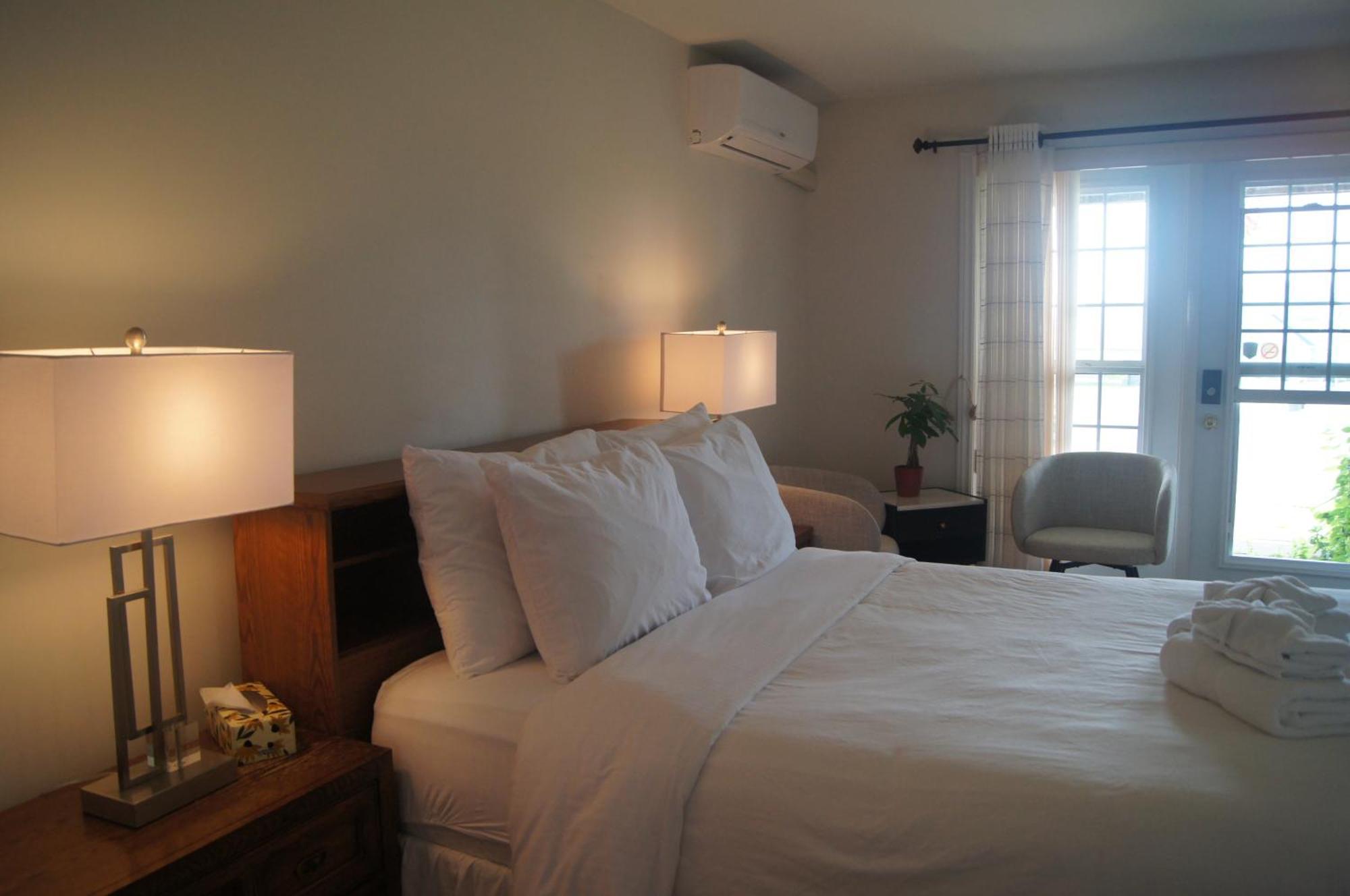 Lee'S Ocean Peek B & B Stratford Bagian luar foto
