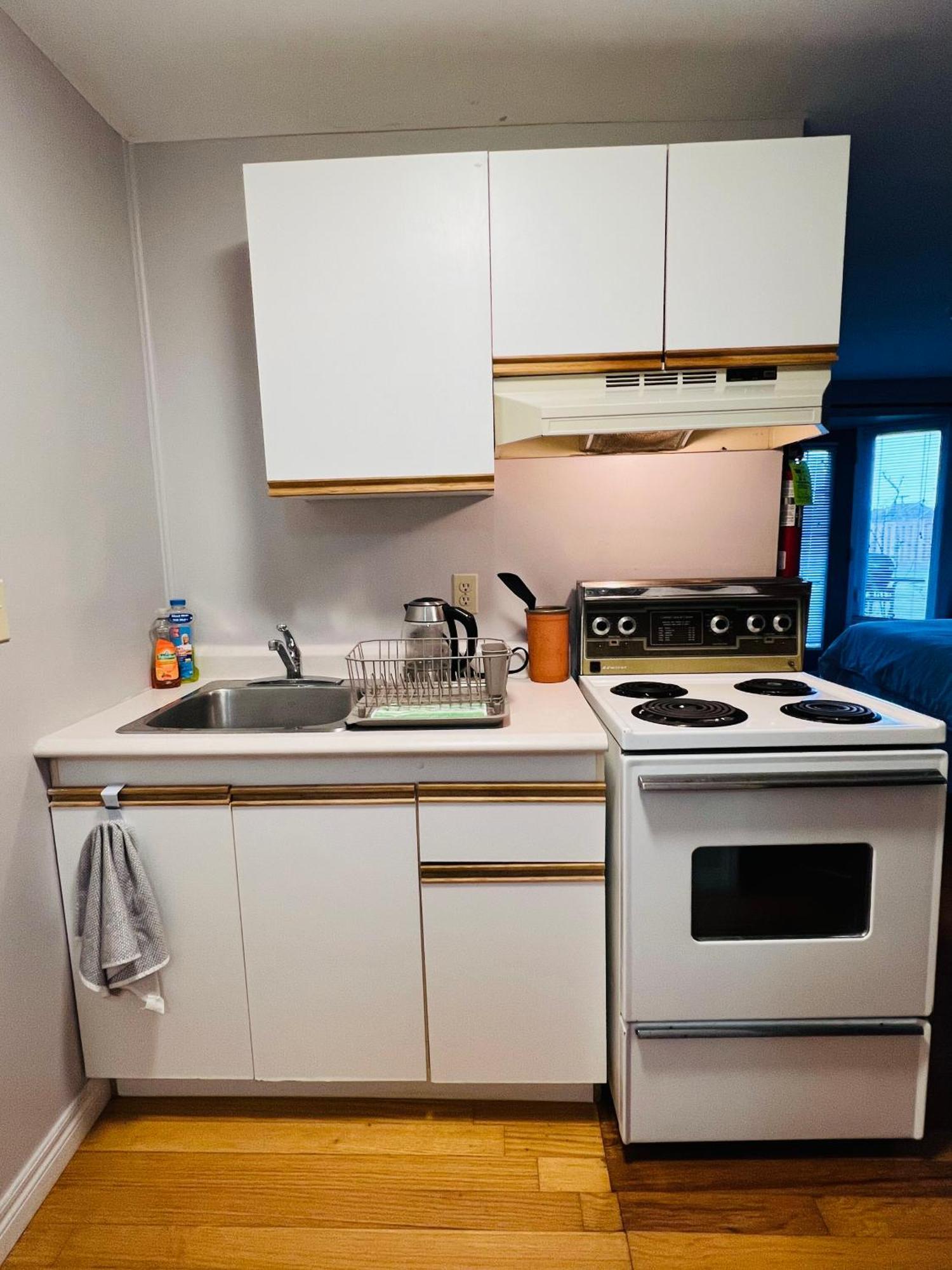 Lee'S Ocean Peek B & B Stratford Bagian luar foto